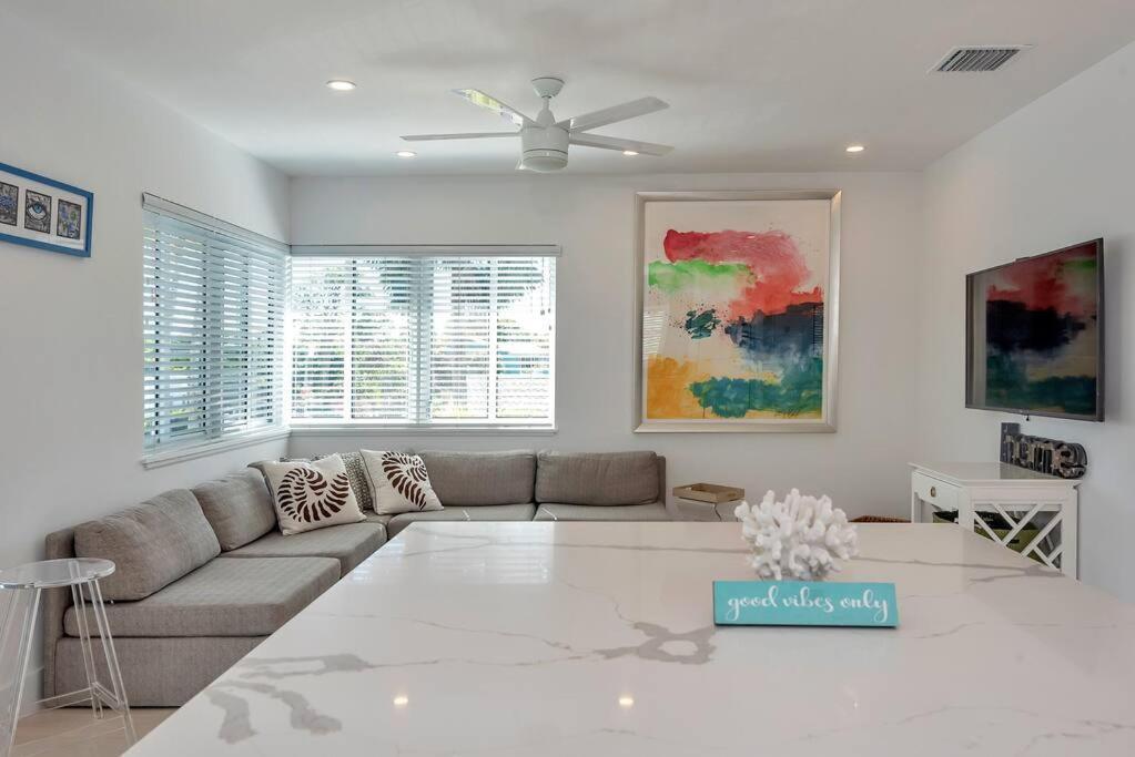 Art Deco Apt W Pool One Mile To Beach Pets Welcome Lake Worth Beach Kültér fotó